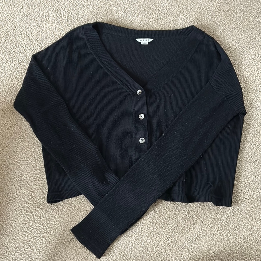 Black aero sweater size small